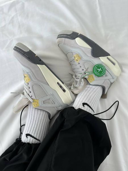 Кросівки Jordan 4 Retro SE Craft Photon Dust 12064-40 фото