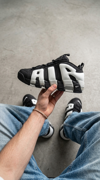 Кросівки Nike Air More Uptempo Low Black Photon Dust 19596-40 фото